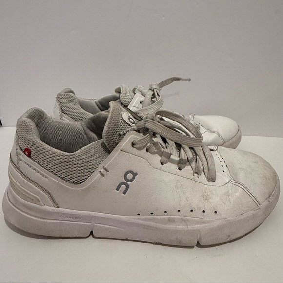 On The Roger Advantage Cloudtec Women’s Size 8.5 Tennis Shoes All White - Picture 1 of 10